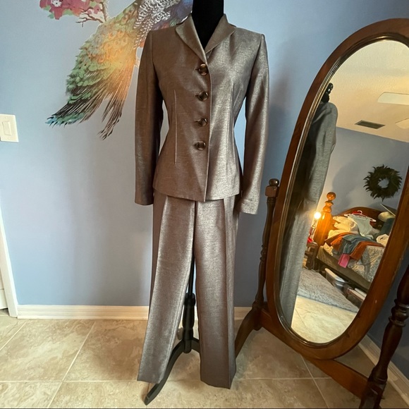 Kasper size 4.  Brown with gold hints of color pant suit * business suit - Picture 1 of 14